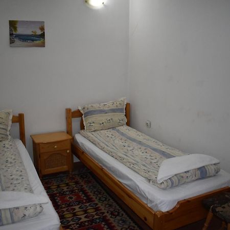 Хотел-Механа Павлова Къща Chiprovtsi Esterno foto