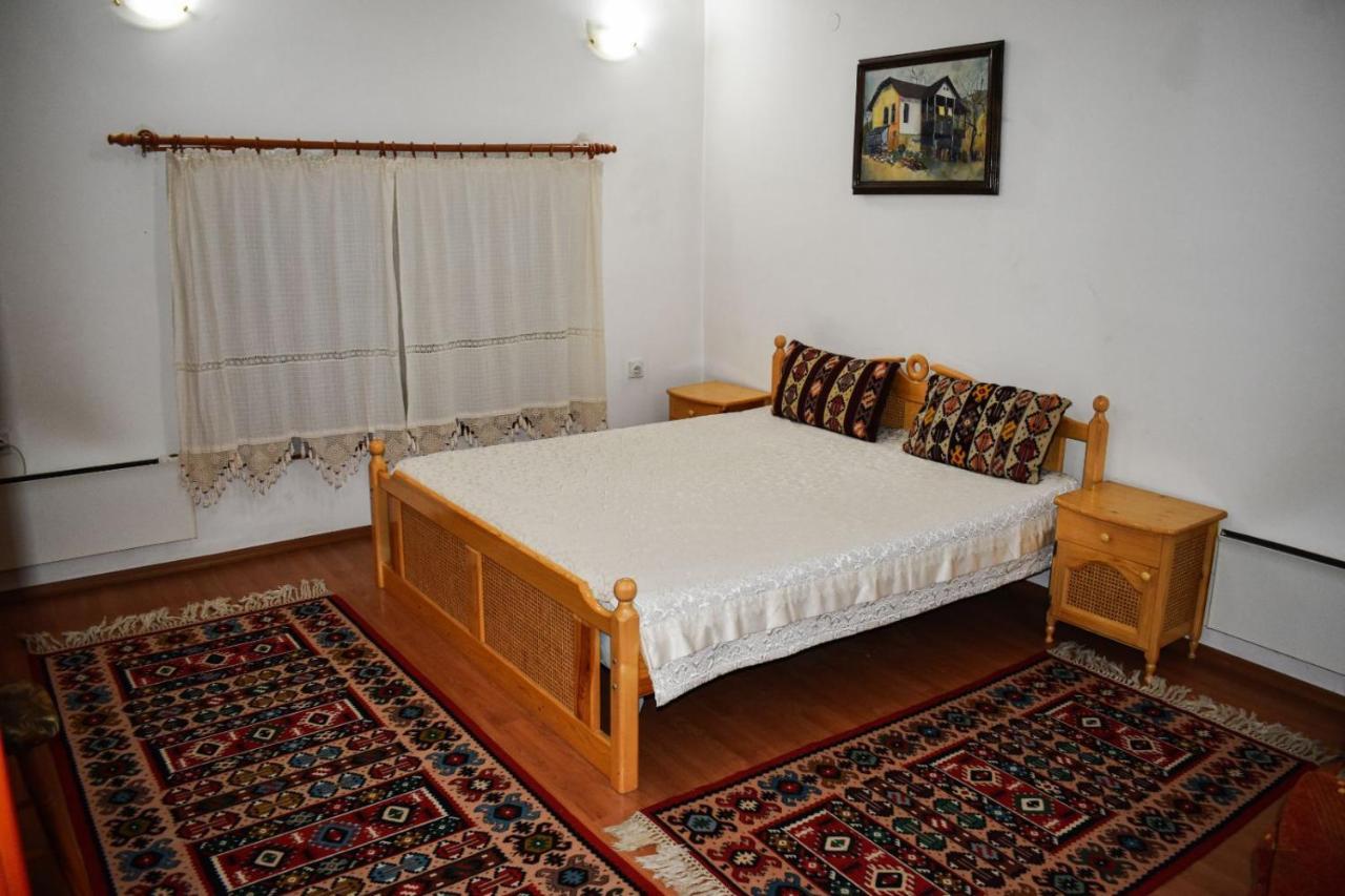 Хотел-Механа Павлова Къща Chiprovtsi Esterno foto