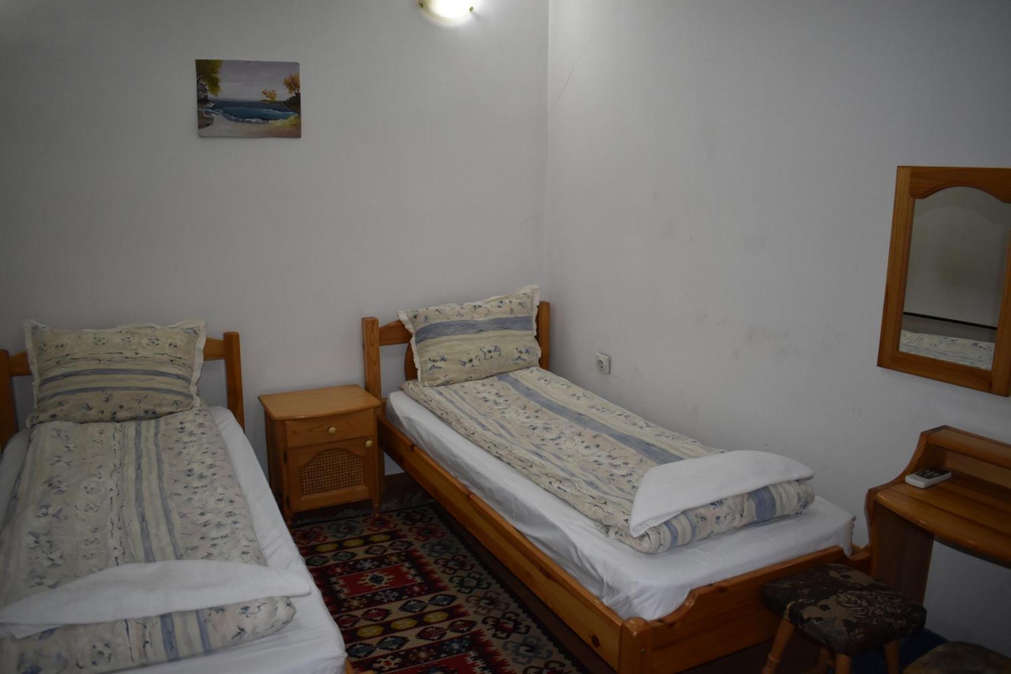 Хотел-Механа Павлова Къща Chiprovtsi Esterno foto